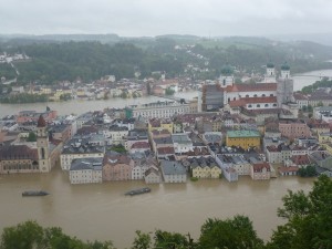 Blick von der Veste Oberhaus auf das Hochwasser in Passau