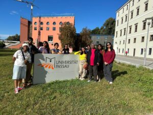 Erasmus exchange students on Innwiese