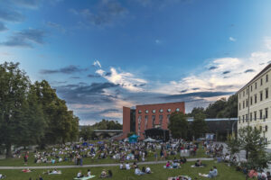 Uni Wiese